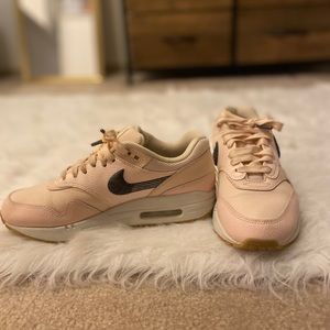 Nike Airs